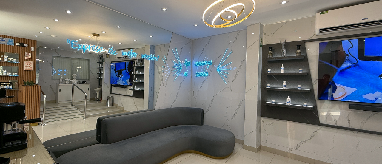 Sala de espera del Dr. Esaud Trasplante Capilar